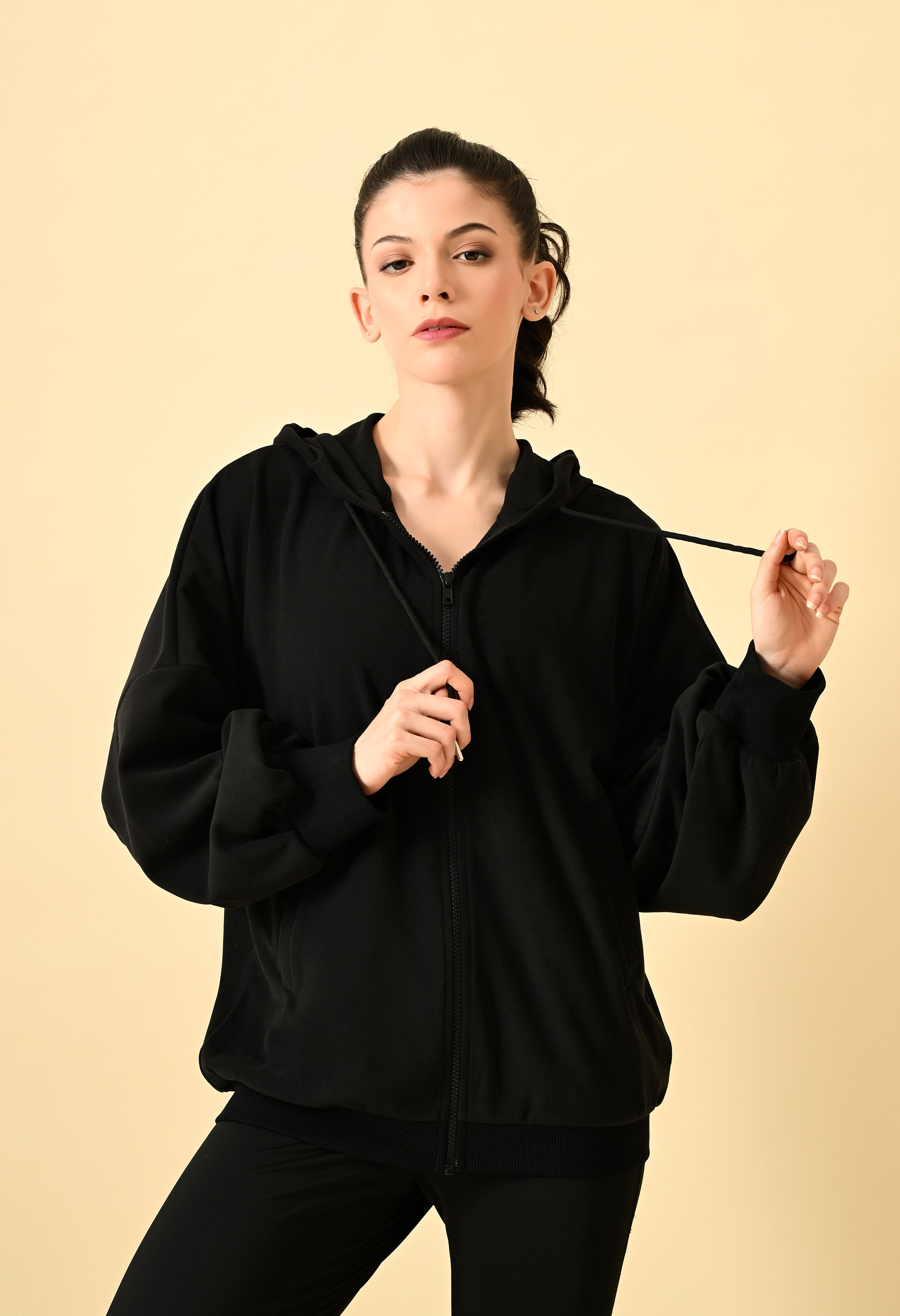 BLACK ZIP BAGGY HOODIE