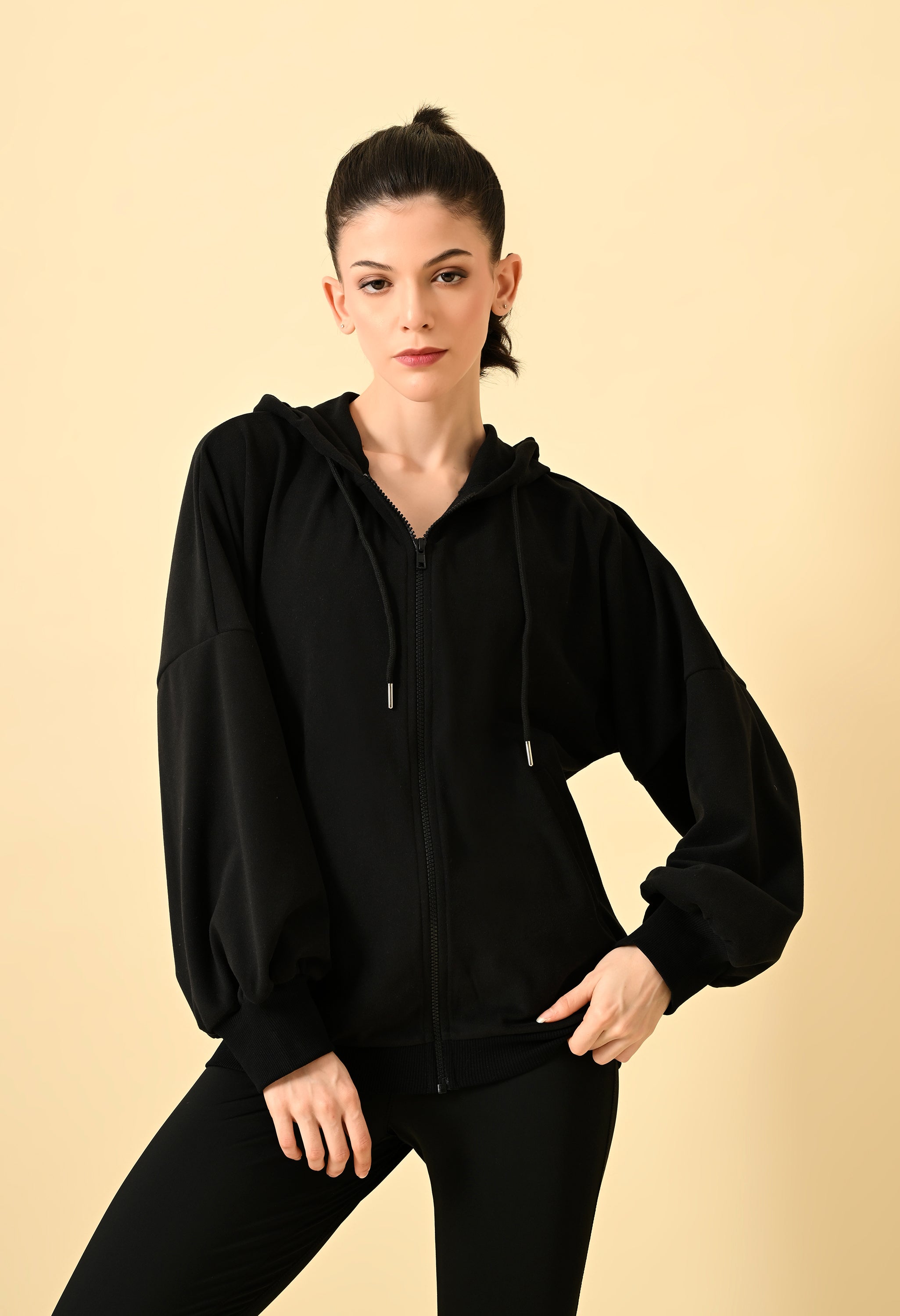 BLACK ZIP BAGGY HOODIE