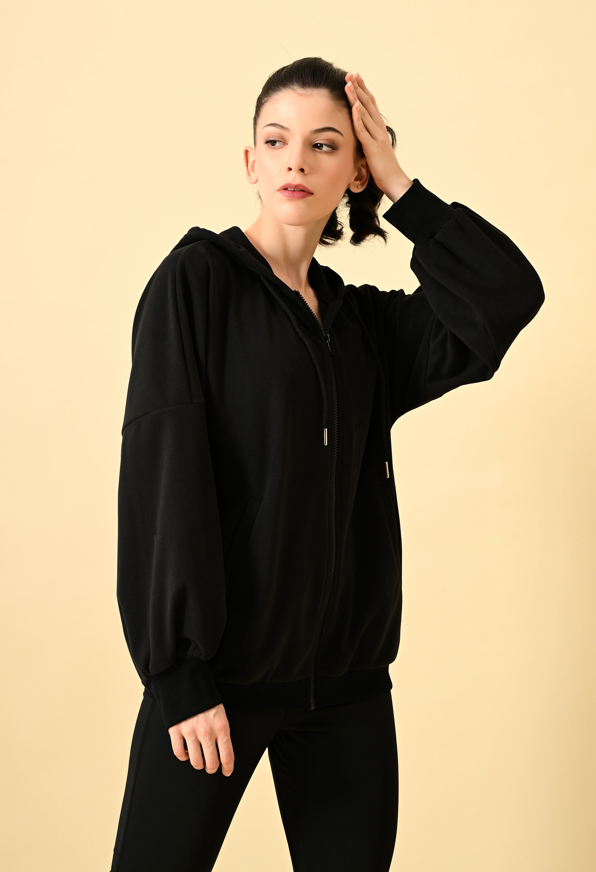 BLACK ZIP BAGGY HOODIE