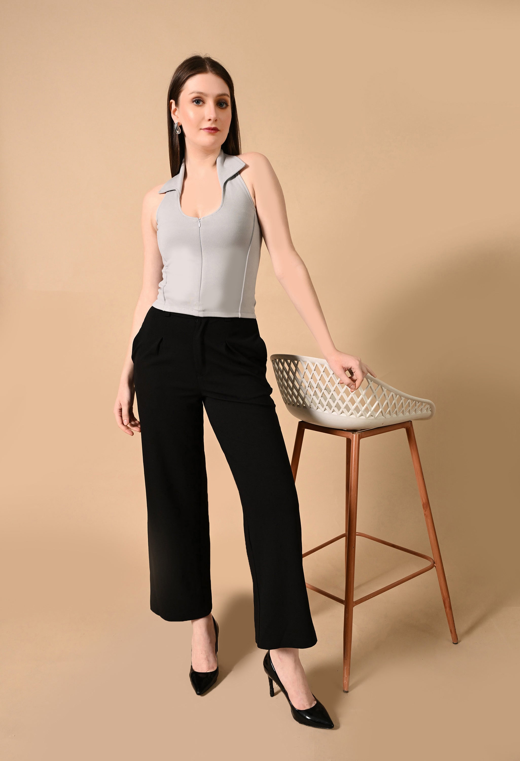 SLEEK HALTER
