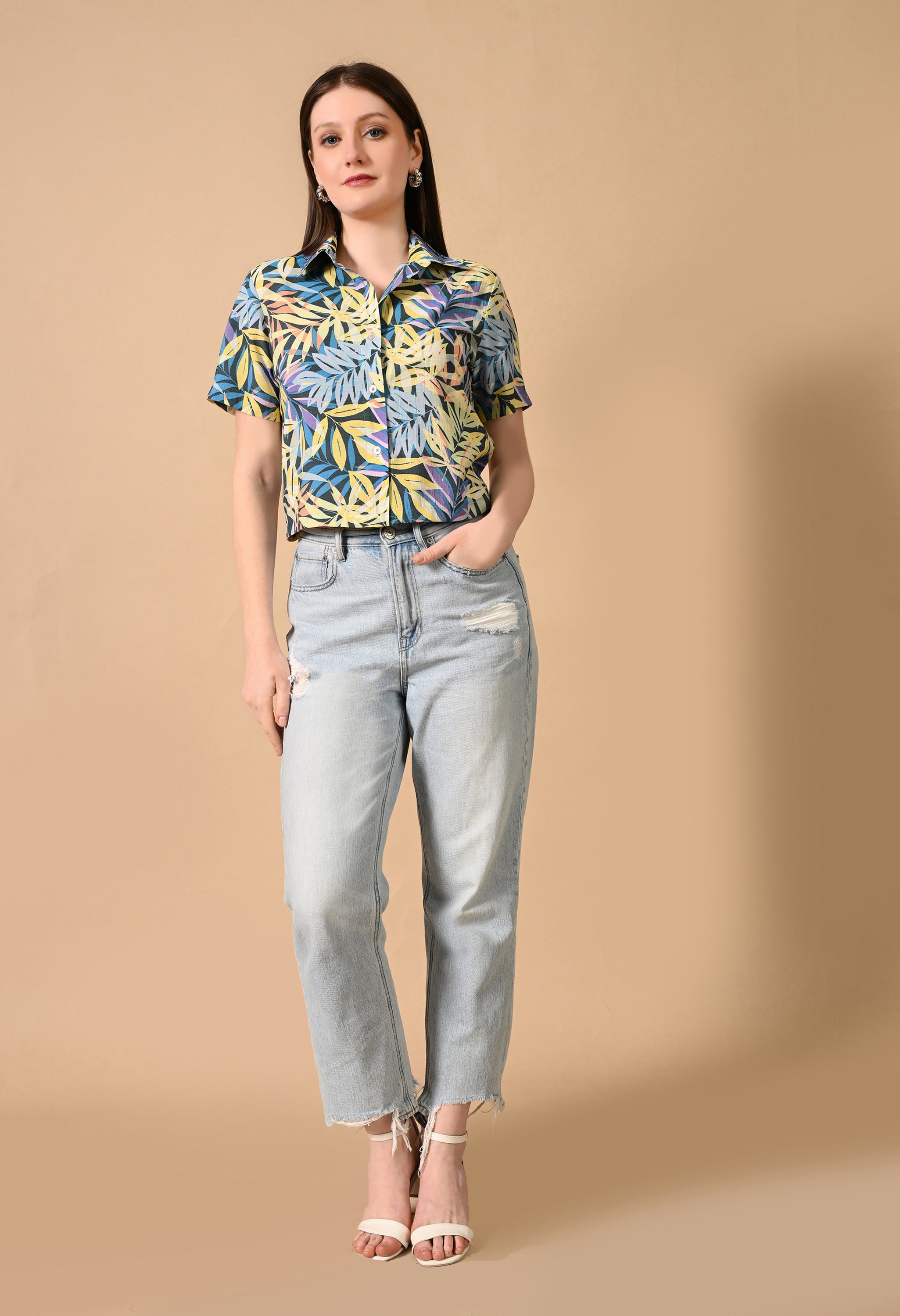 FLORAL V-NECK SHIRT