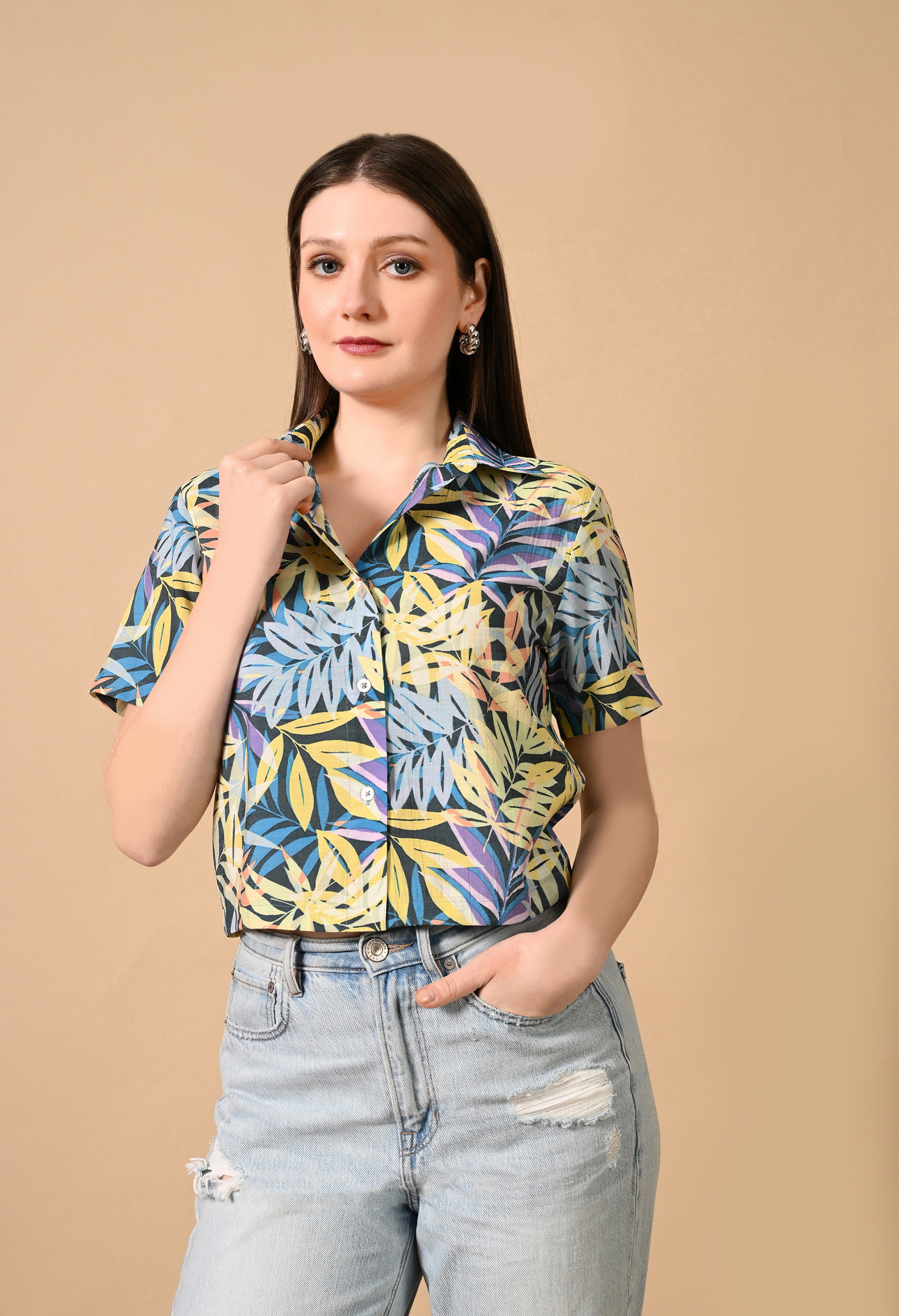 FLORAL V-NECK SHIRT