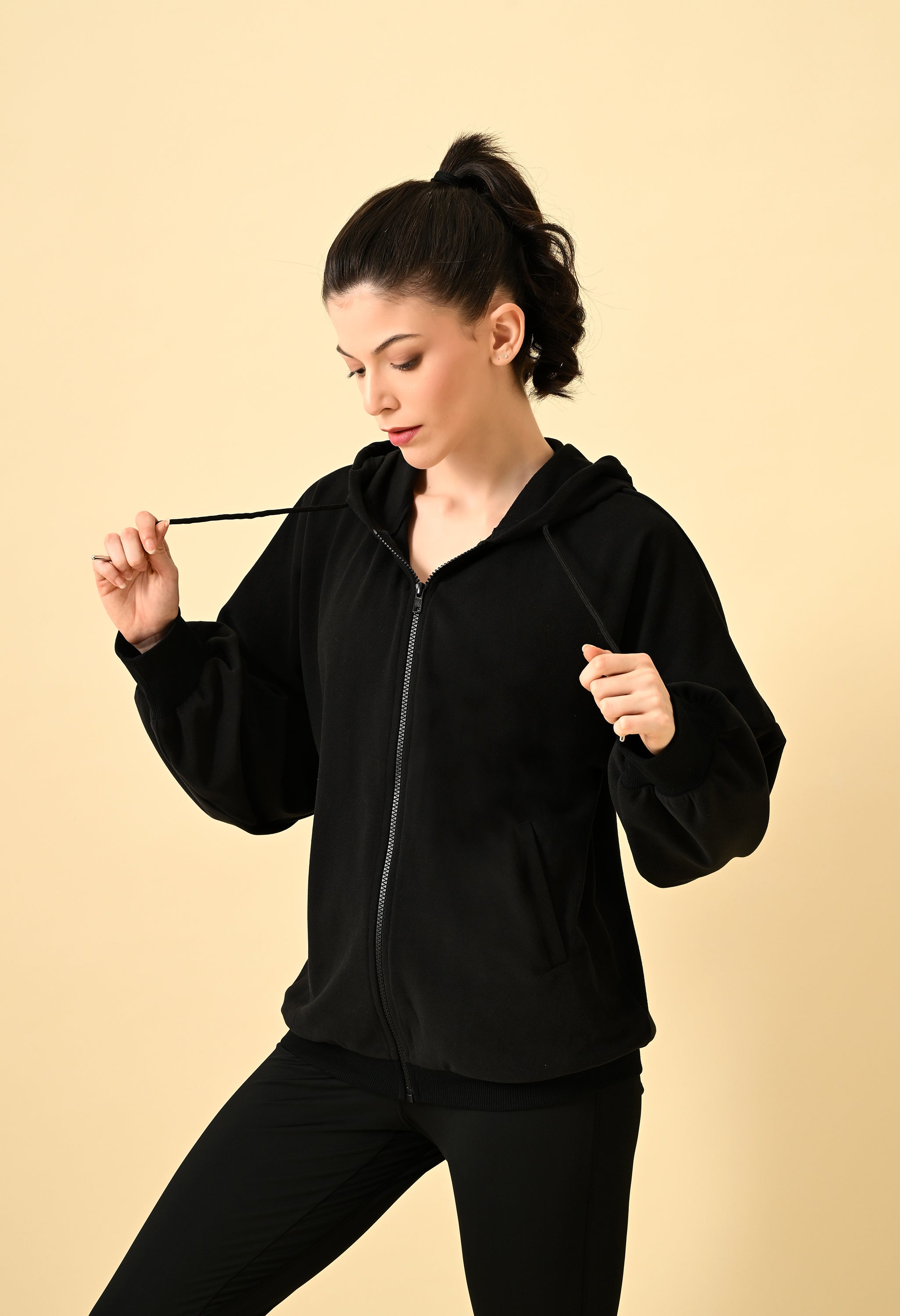 BLACK ZIP BAGGY HOODIE